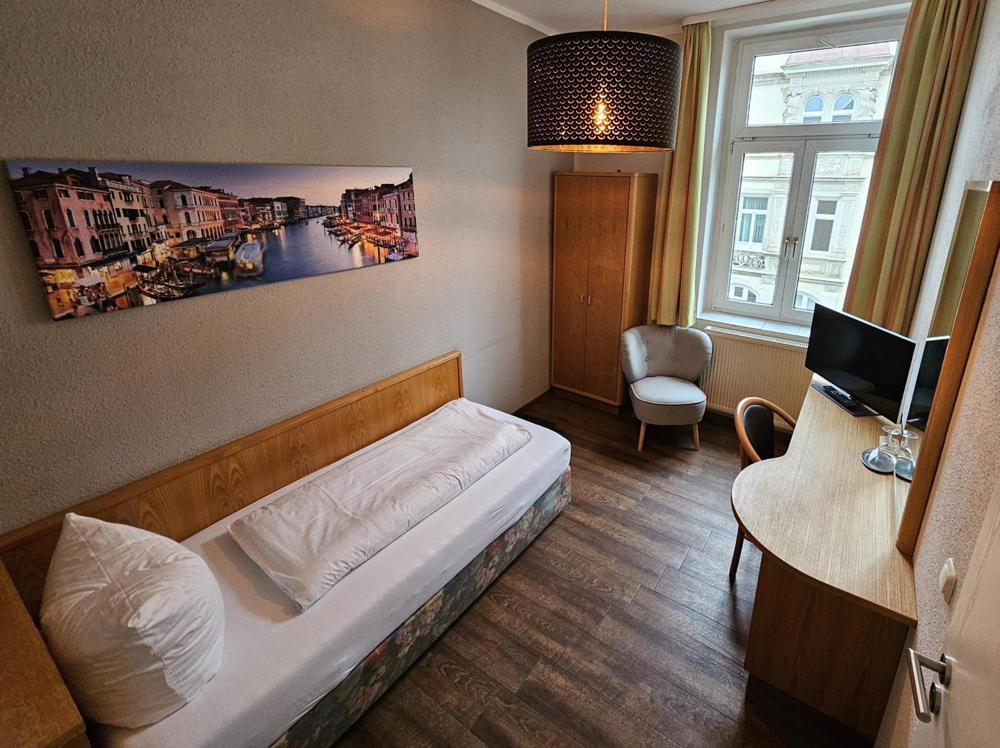 Hotel Friedensbruecke 格赖茨 外观 照片
